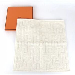 HERMES Stairs Towel NWT